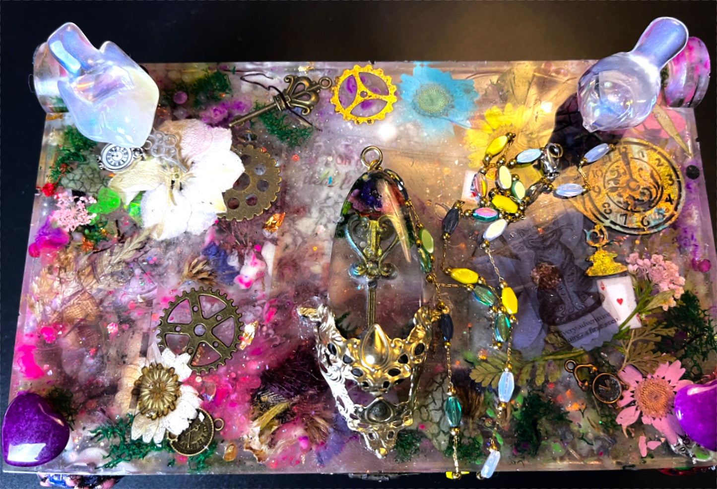Handcrafted Resin Alice in Wonderland Box with Pendant PWNinja