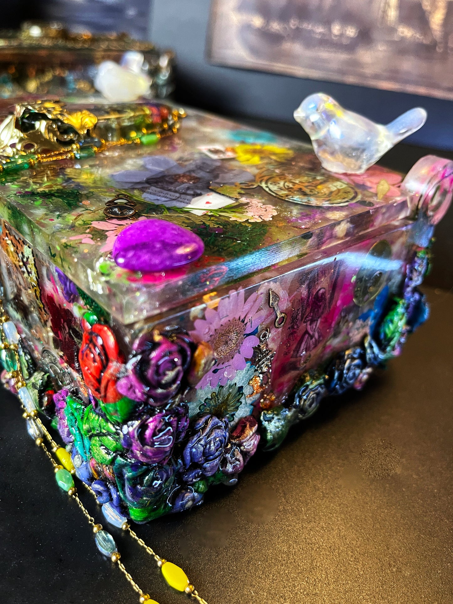 Handcrafted Resin Alice in Wonderland Box with Pendant PWNinja