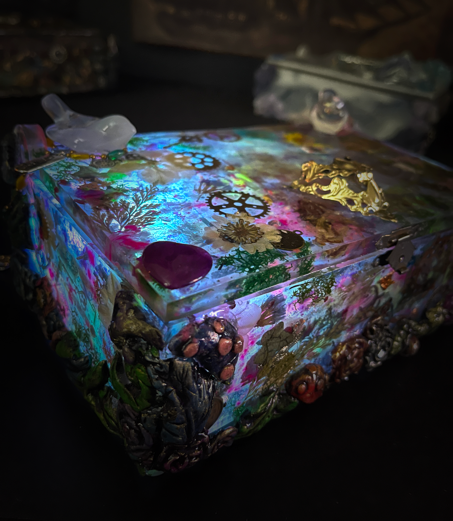 Handcrafted Resin Alice in Wonderland Box with Pendant PWNinja
