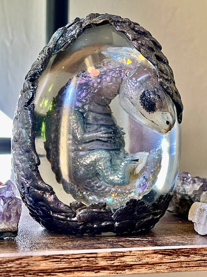 Hydion Legendary Dragon Egg with Lighted Base