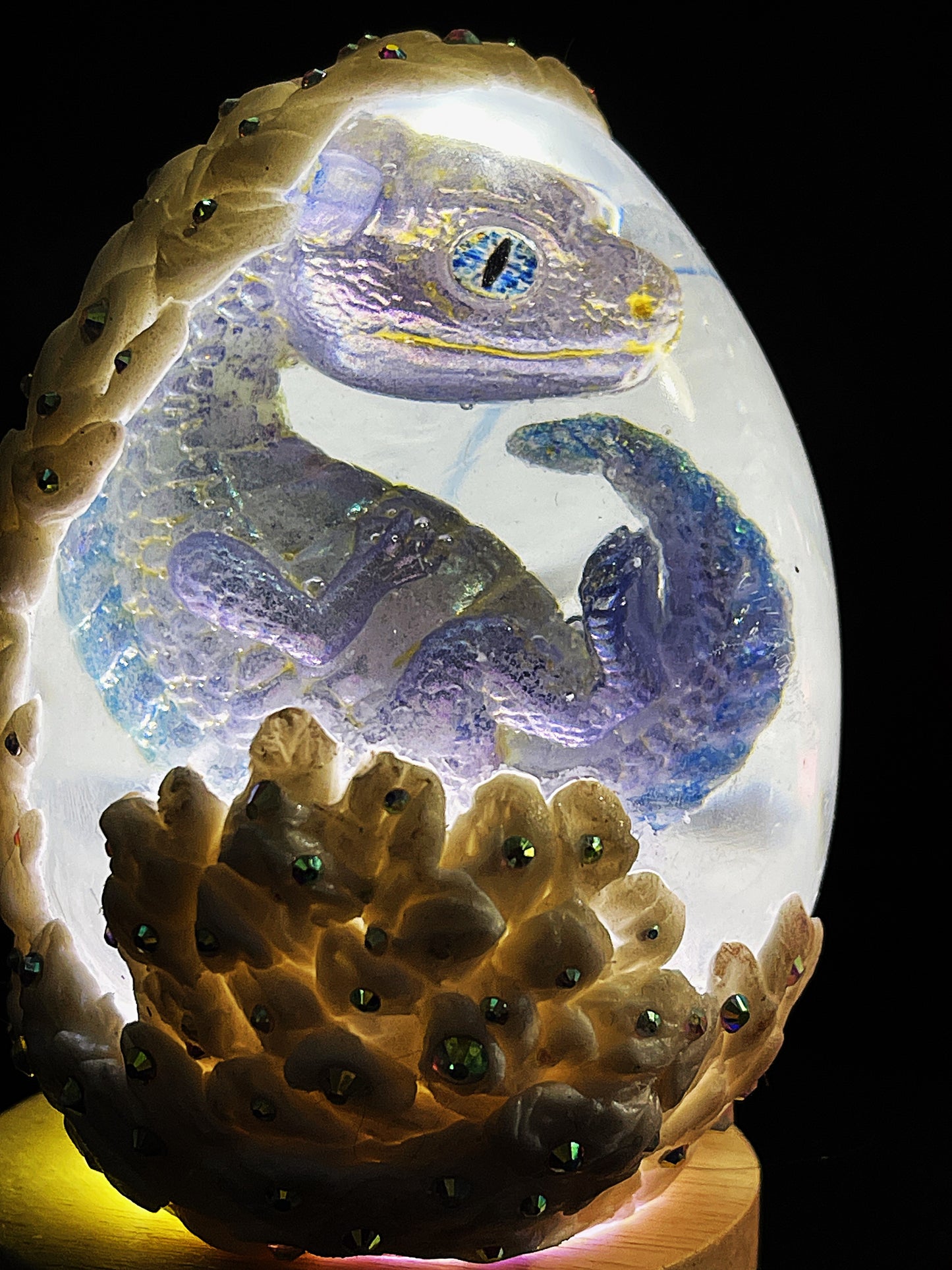 Diamond Ripplet Dragon Egg with Lighted Base
